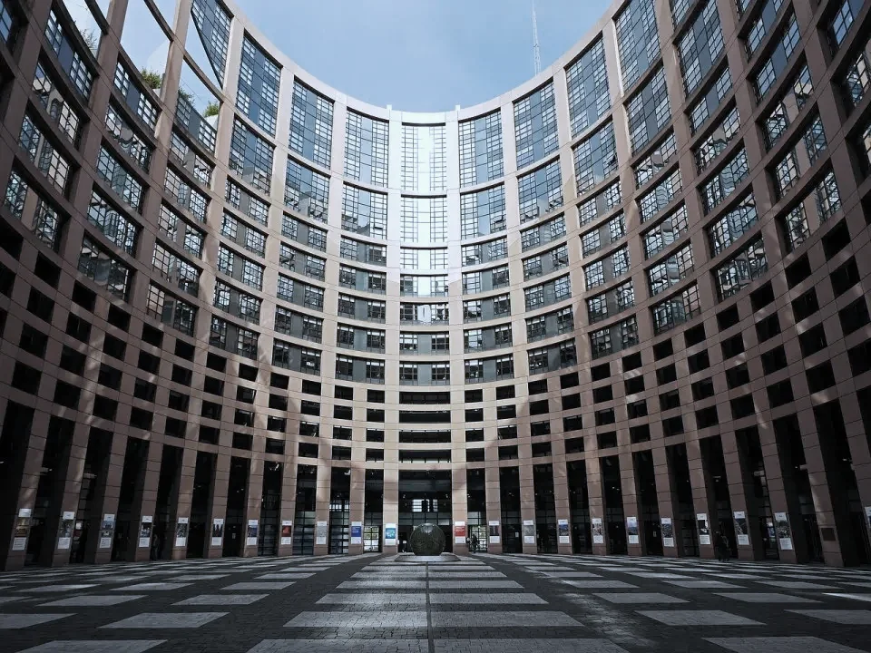 odpowiedzialność dostawców udostępniania treści on-line