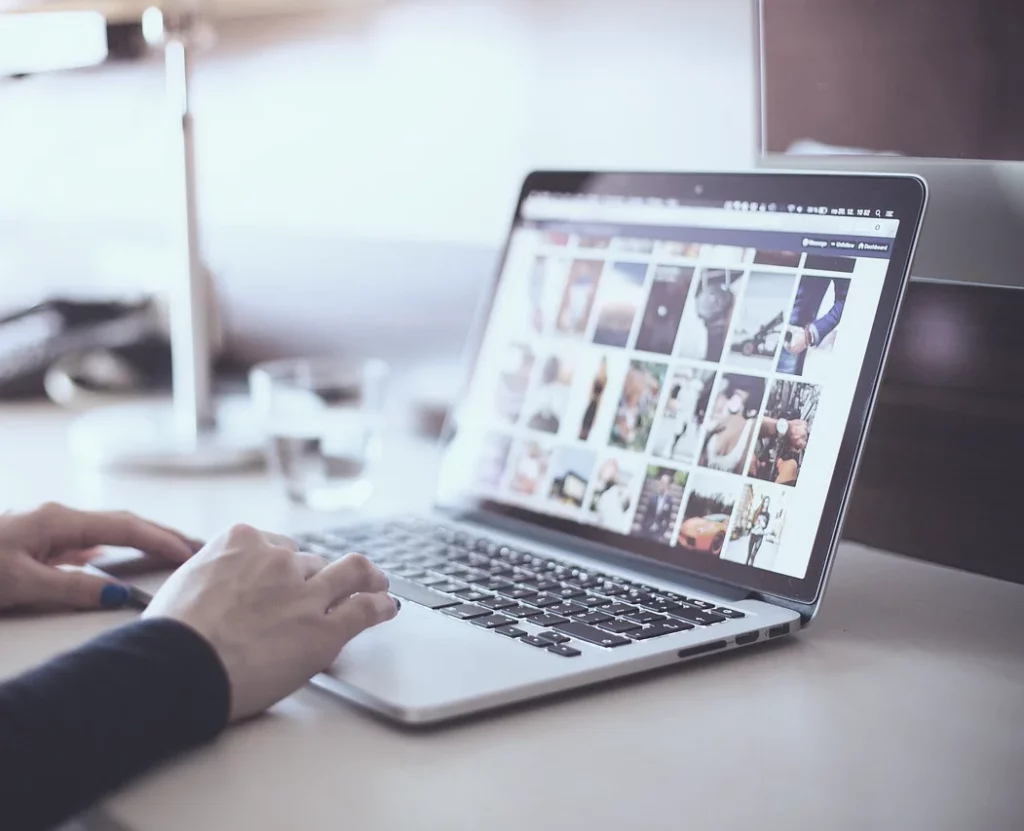 Czy w Midjourney można stworzyć utwór?